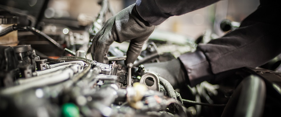 Oil Change Service In Corona, CA Oil Change Service In Corona, CA